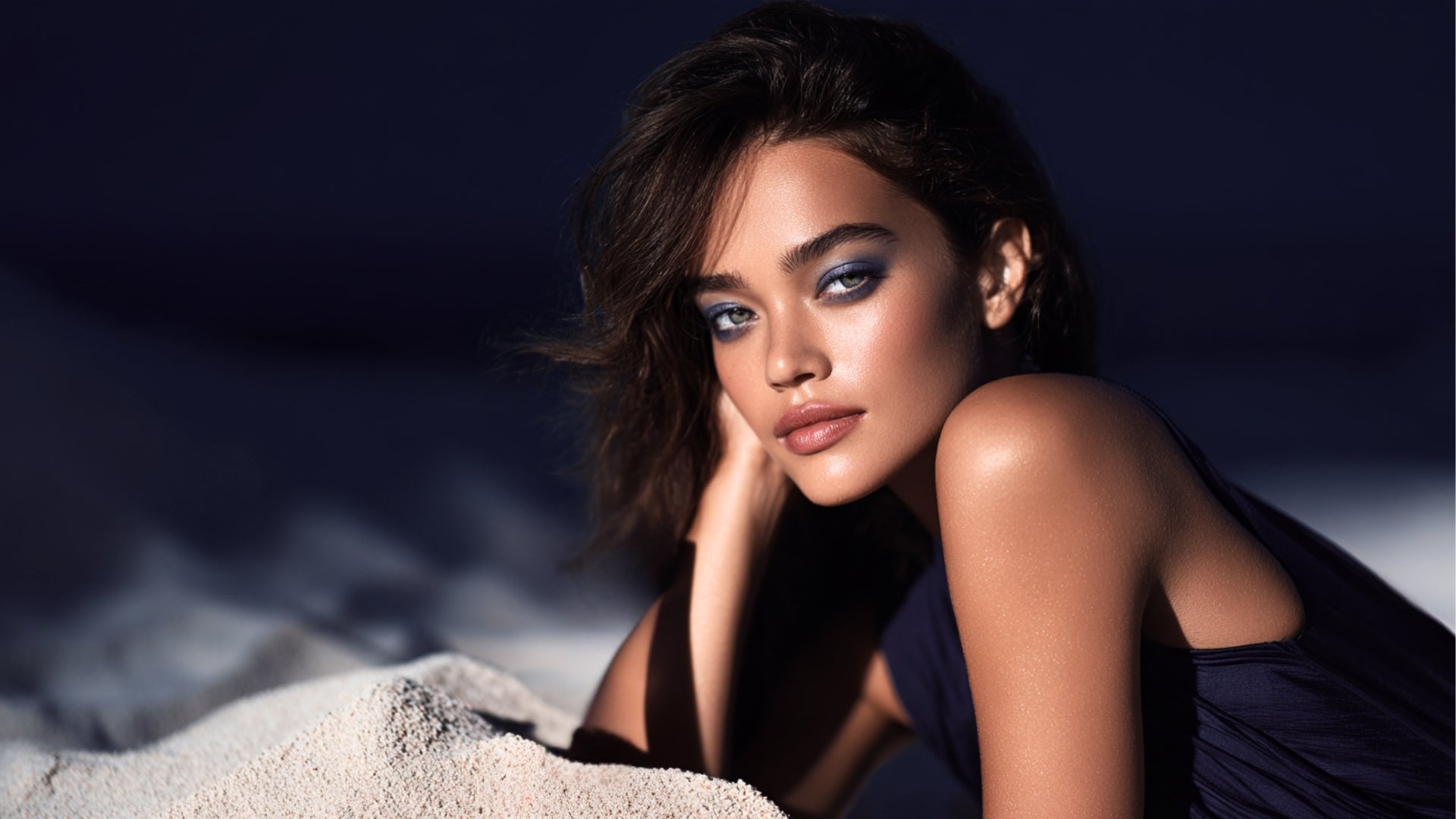 Lummya Cosmetics product showcasing high-quality packaging and branding with a clean and elegant design